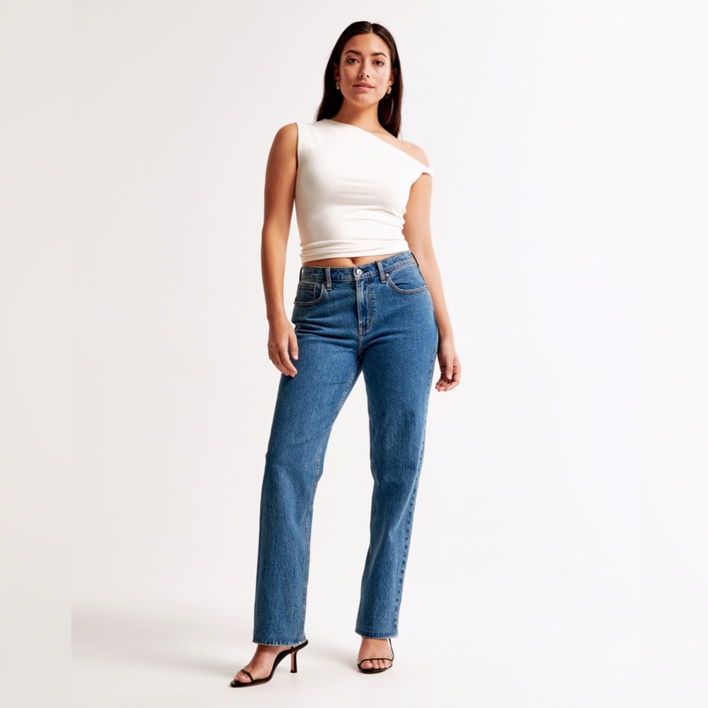 Abercrombie curve love mid rise 90’s straight Jean